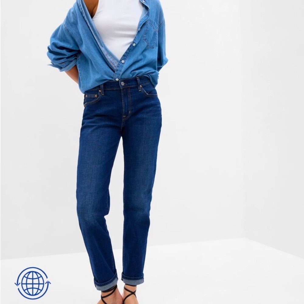 Gap Girlfriend straight leg mid rise jeans dark blue NWT